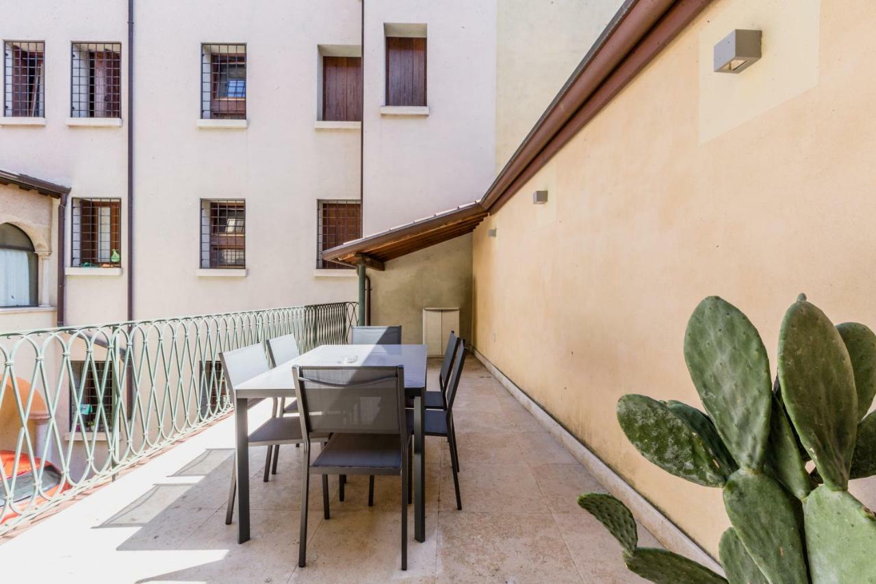 Palazzo Cavalli Pasquini Verona Exterior photo